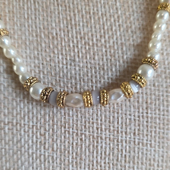 Gold and White Pearl Necklace - Picture 3 of 7